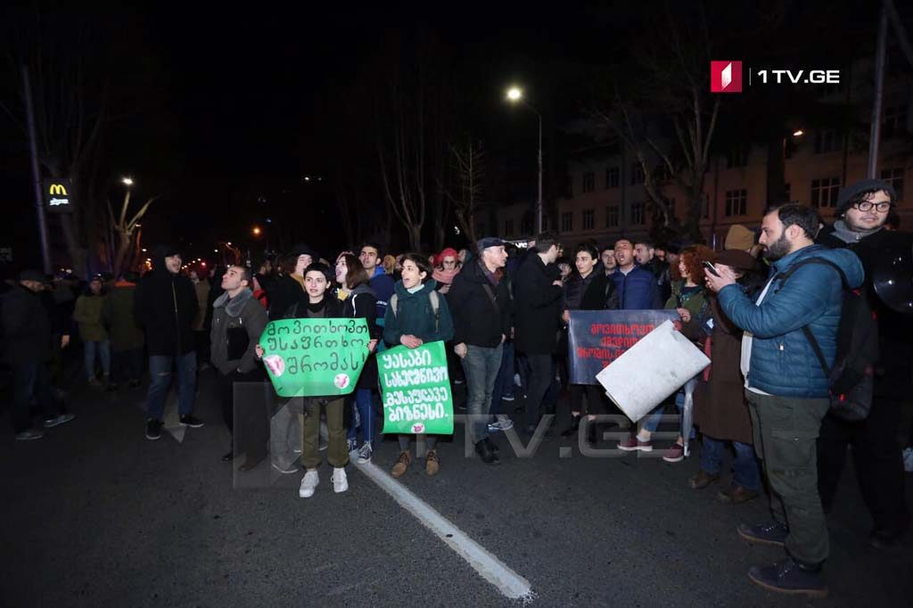 Акция с требованием защиты трудовых прав продолжится и завтра