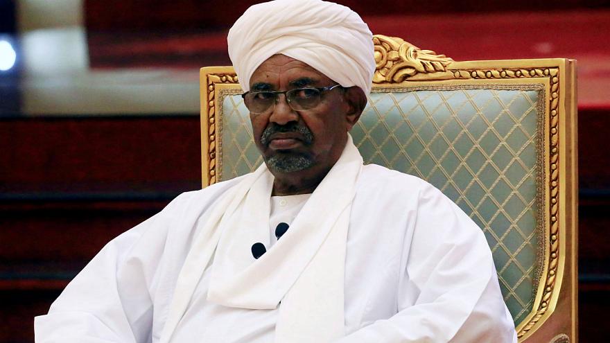 Президент Судана ушел в отставку