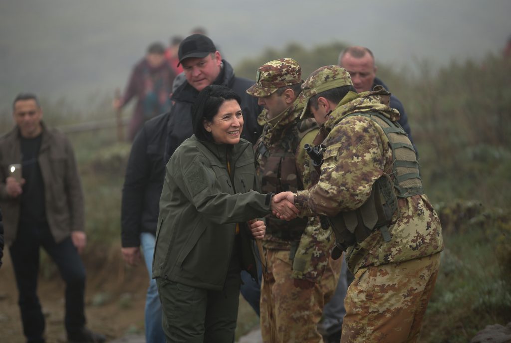 Саломе Зурабишвили встретилась с пограничниками в пограничной зоне Давид Гареджи