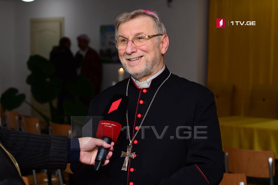 Епископ Джузеппе Пазотто поздравил католиков с Великим праздником Пасхи