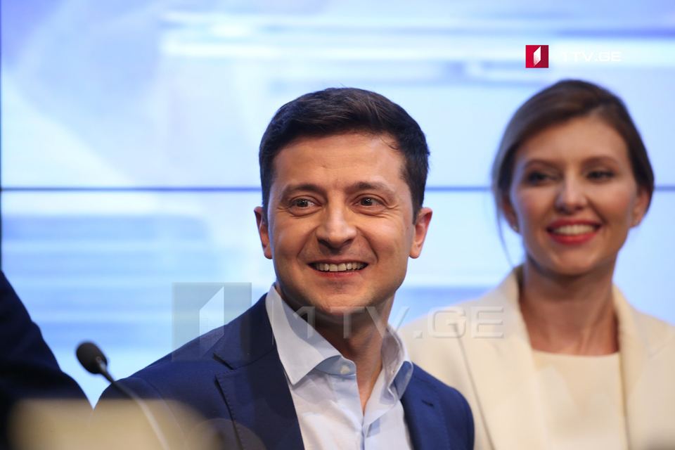 Согласно результатам экзитполов, новым президентом Украины стал Владимир Зеленский