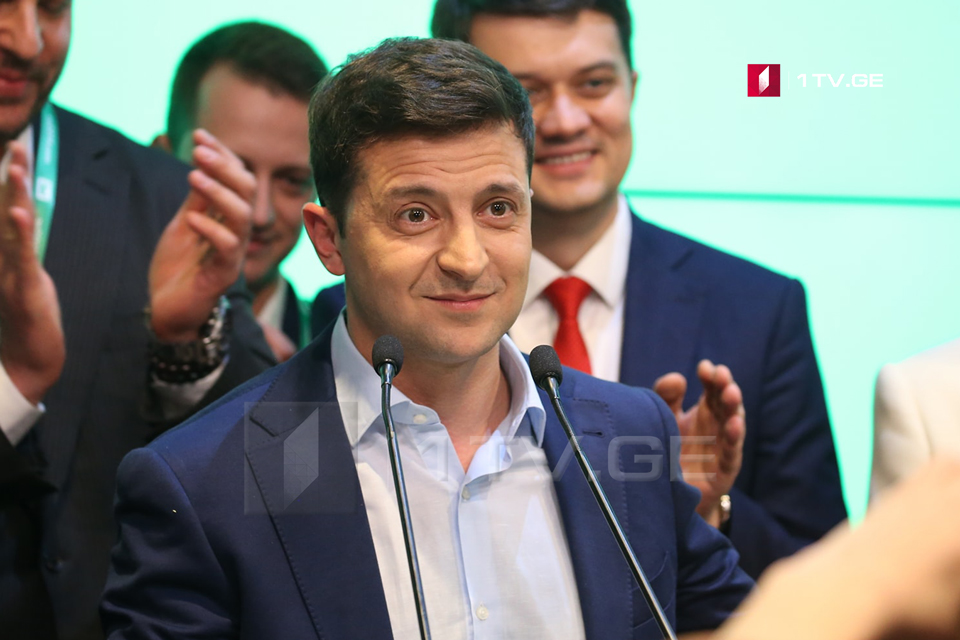 На избирательном участке в посольстве Украины открытом в Грузии большинство голосов получил Владимир Зеленский