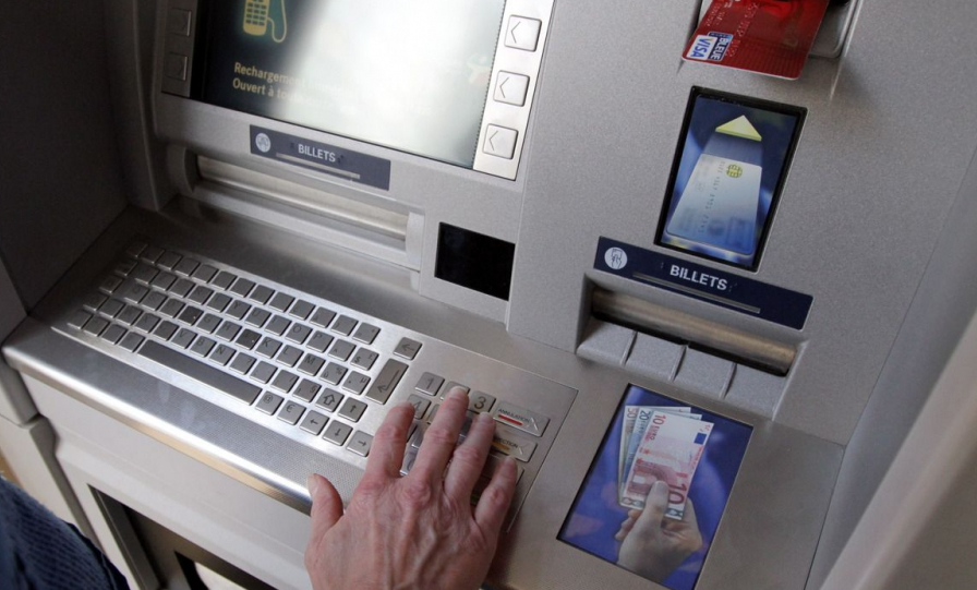 Во Франции задержали обвиняемых в краже 270 000 евро из банкомата, среди них есть гражданин Грузии