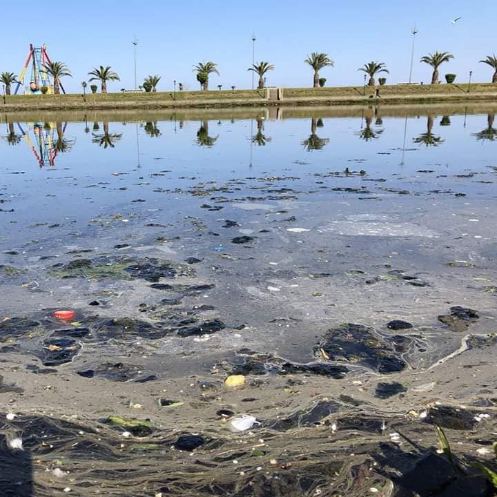 По информации "Батумис Цкали", в озеро Ардагани зафиксирован слив инородной жидкости из сточной системы