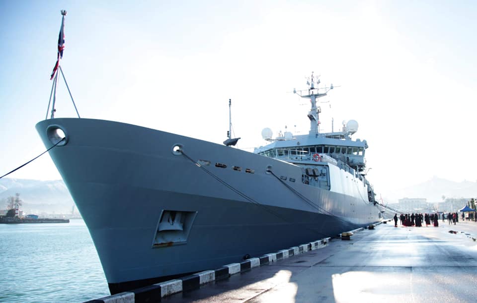 Корабль ВМС Великобритании гостит в порту Батуми