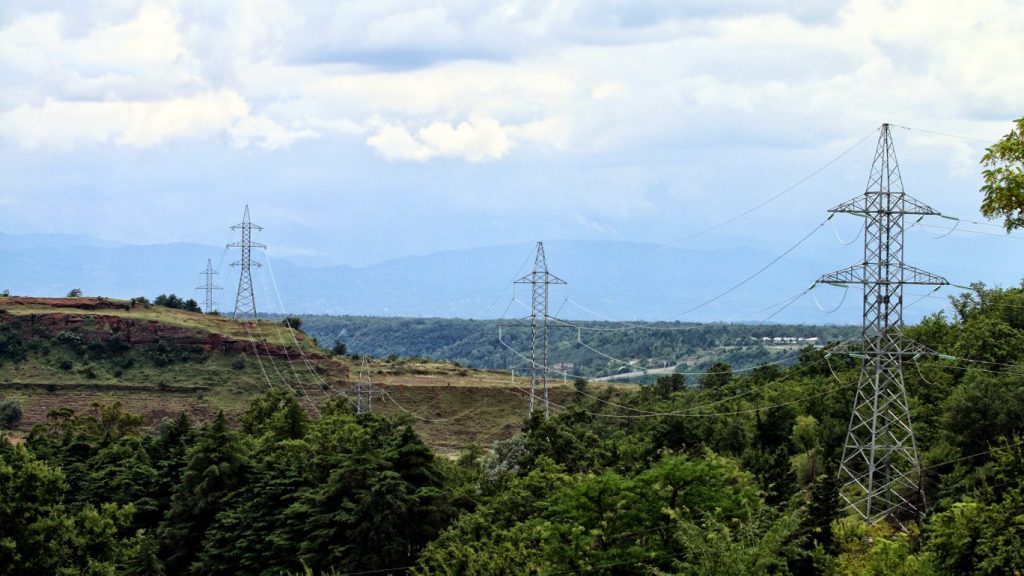 "İmereti" elektrikötürücü xətt qəzalı vəziyyətdə södü, buna görə də, Tbilisi və bölgələrdə elektrikenerjisinin çatdırılması məhdudlaşdırıldı