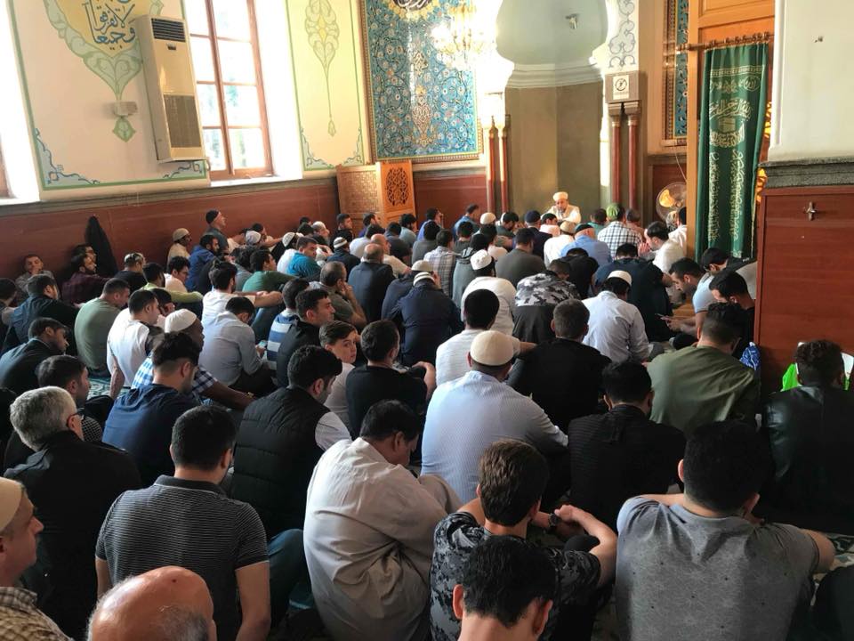 Мусульманский мир отмечает священный месяц Рамадан