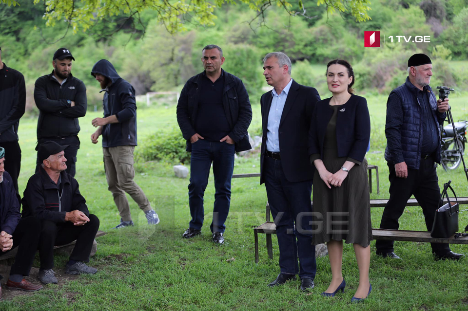 Кетеван Цихелашвили проводит встречу с жителями Панкисского ущелья