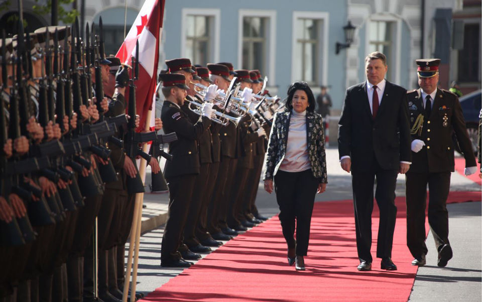 В Латвии состоялась официальная церемония приема президента Грузии