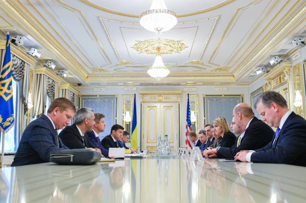 Владимир Зеленский призвал США и ЕС к ужесточению санкций против России