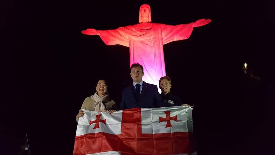 Статую Христа-Искупителя в Рио-де-Жанейро подсветили цветами флага Грузии