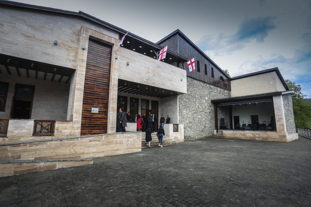 Завершена полная реабилитация фольклорного центра имени Лео Пилпани в Местиа