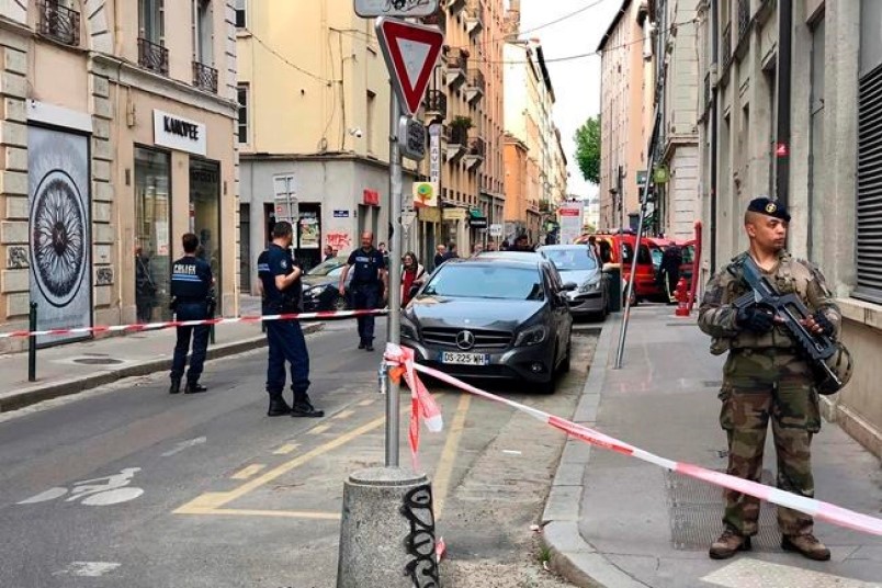 Подозреваемый во взрыве в Лионе признал связь с "Исламским государством"