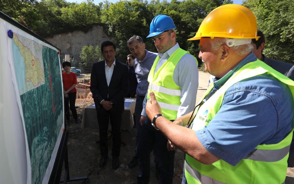 Mamuka Bakhtadze inspected the construction works at Zemo Imereti-Oni access road