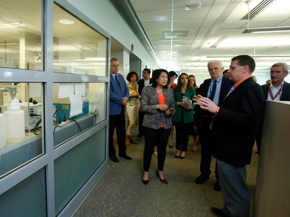 Президент посетила Центр общественного здоровья имени Ричарда Лугара