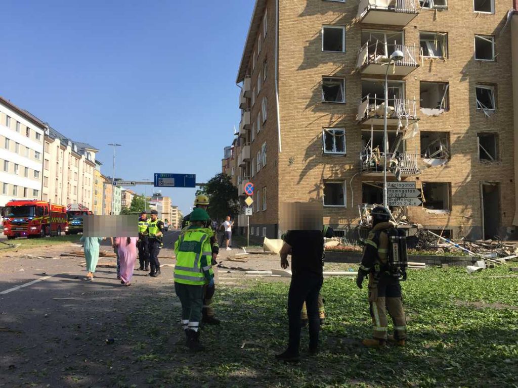 Число пострадавших в результате взрыва в жилом доме в Швеции достигло 25 человек