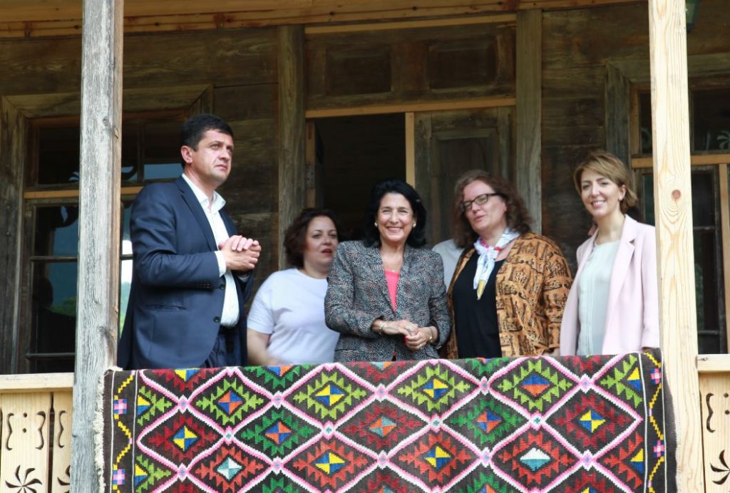 Саломе Зурабишвили выходит с инициативой внести дома Ода в список материального наследия ЮНЕСКО