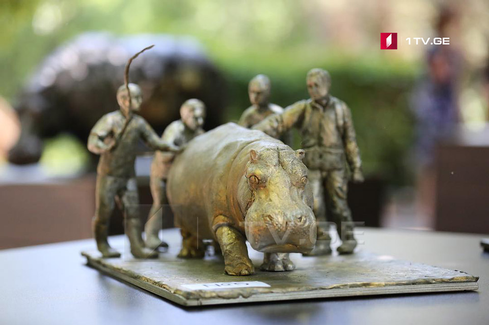 Tbilisi City Hall has presented the designs for the sculpture of hippo Begi