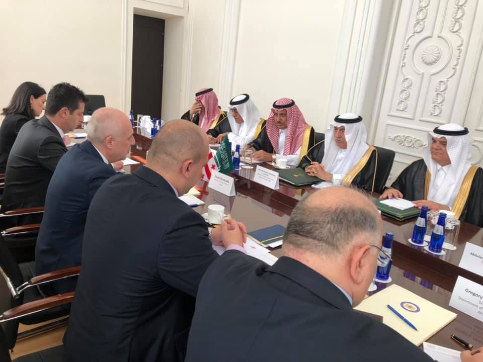 Давид Залкалиани встретился с министром иностранных дел Королевства Саудовская Аравия
