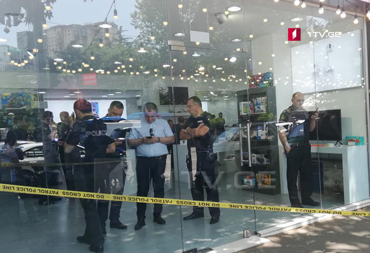 По факту ограбления магазина на проспекте Пекина в Тбилиси задержано одно лицо