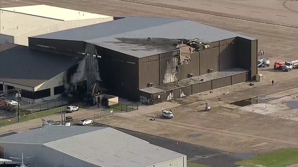 В результате падения самолета в штате Техас погибли 10 человек