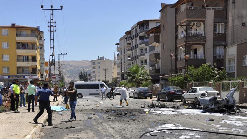 По данным местных СМИ, три человека погибли в результате взрыва в Турции у границы с Сирией