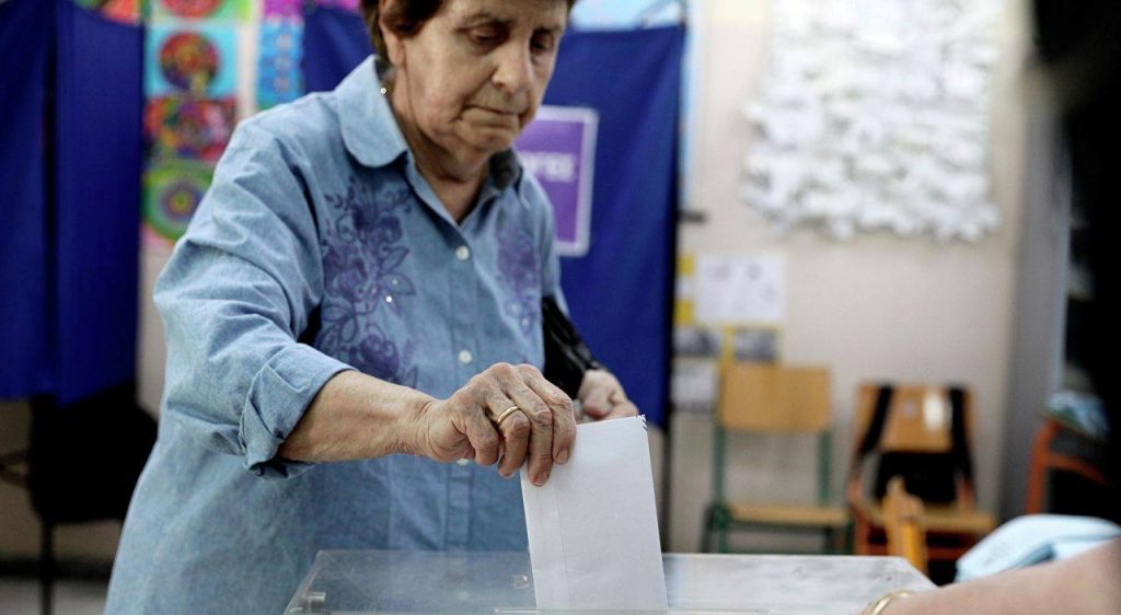 В Греции проходят досрочные парламентские выборы