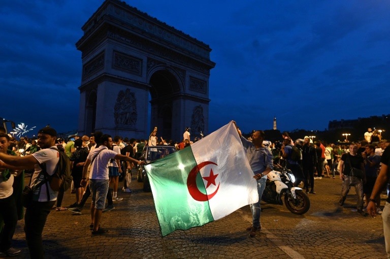Փարիզում խառնաշփոթի ժամանակ իրավապահները կիրառել են արցունքաբեր գազ