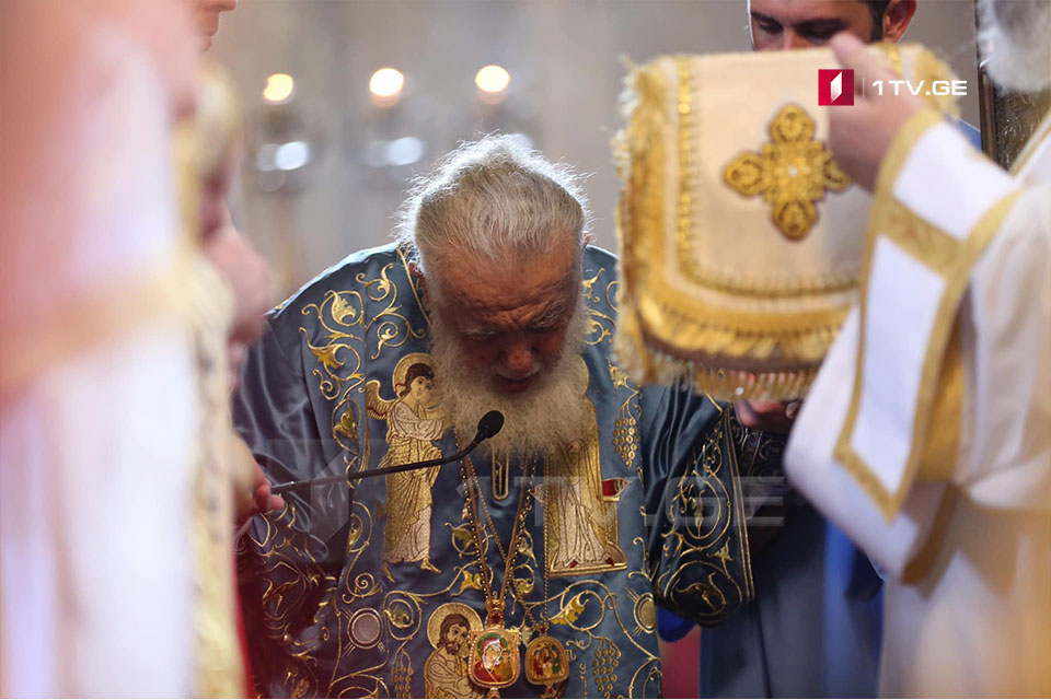 Илиа II проводит Божественную литургию в Светицховели (фото)