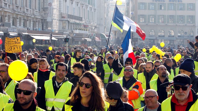 В Париже прошла очередная акция протеста "желтых жилетов"