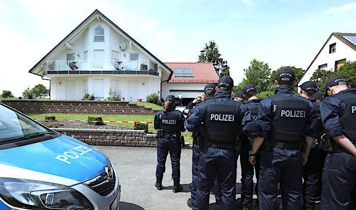 Полиция Германии проводит обыск в домах радикальных исламистов