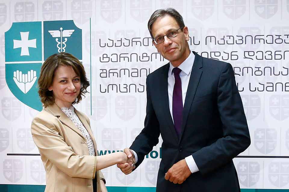 Министр здравоохранения обсудила с послом Германии проекты, предназначенные для беженцев