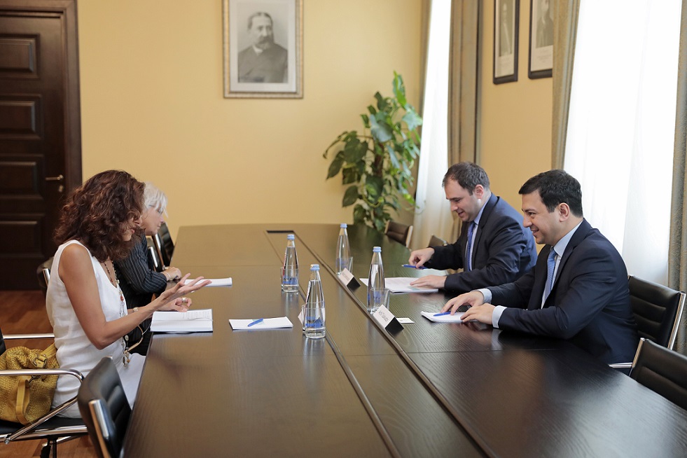 Арчил Талаквадзе встретился с руководителем Офиса связи НАТО