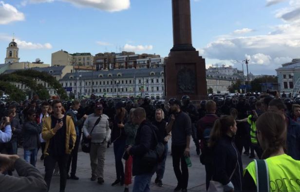 Количество задержанных на акции в Москве увеличилось до 600 человек