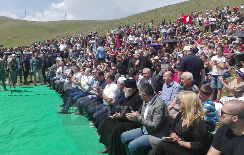 Мамука Бахтадзе посетил праздник Шуамтоба в Бешуми