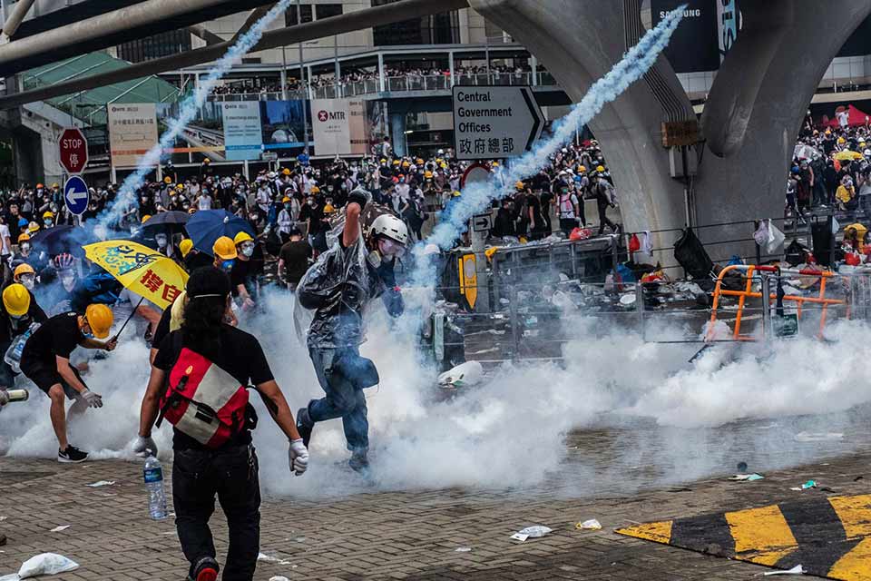 Reuters – Гон-Конг aмaнифестaнтцәеи aзaкәaнхьчaҩцәеи еиҿaгылеит