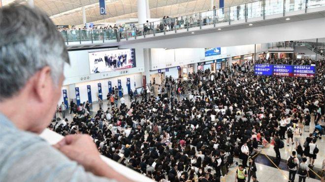 Հոնգ-Կոնգի օդանավակայանում սկսվել է եռօրյա բողոքի ցույց