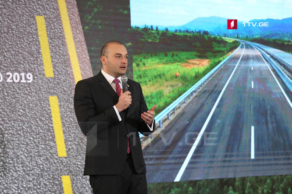 Мамука Бахтадзе - В ближайшие дни будет подписано соглашение, а до конца года начнется строительство проекта исторической важности - скоростной магистрали Коби-Гудаури