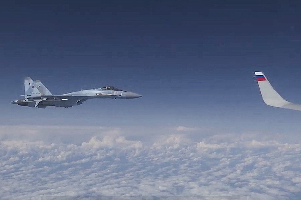 Российская медиа - Истребители НАТО попытались приблизиться к самолету министра обороны России
