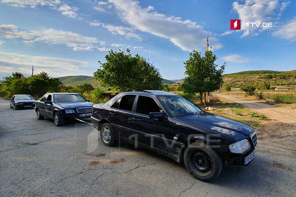 Представители оккупационного режима вернули грузинской стороне автомобили задержанных граждан Грузии (видео)