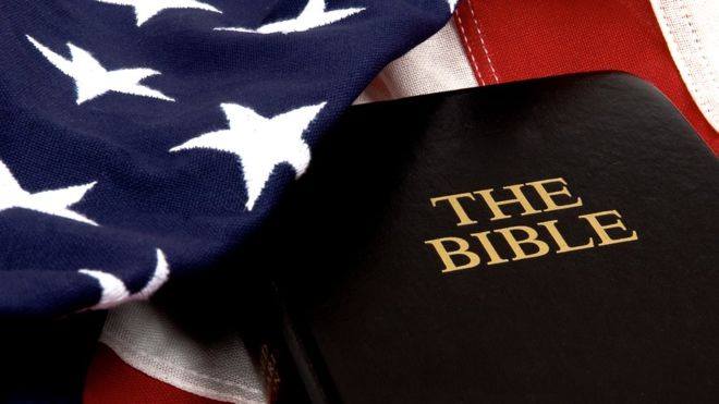 BBC - Donald Tramp Çindən ixdal edilən "İncil" kitabına əlavə dəyər vergisi qoymaqla bağlı fikrini dəyişdirdi