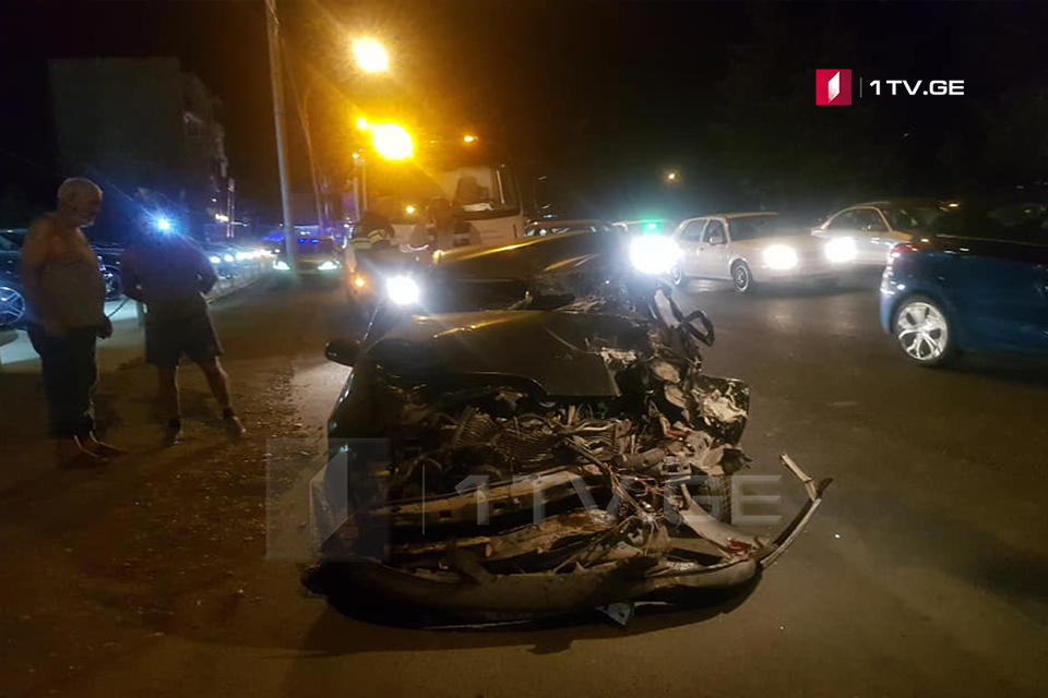 Один человек пострадал в ДТП на аллее Давида Агмашенебели в Тбилиси