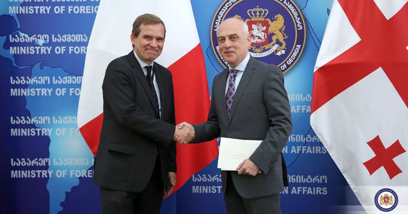 Посол Французской Республики вручил копии верительных грамот министру иностранных дел Грузии