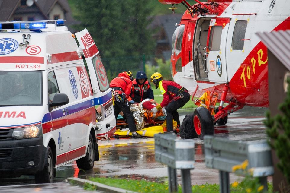 В Польше в результате удара разряда молнии погибли четыре человека