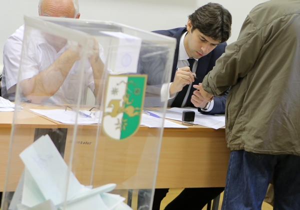 В оккупированной Абхазии прошли т.н. президентские выборы