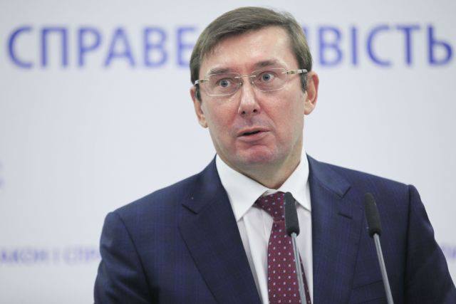 Ukraynanın Baş Prokuroru Yuri Lutsenko vəzifəsini tərk edir