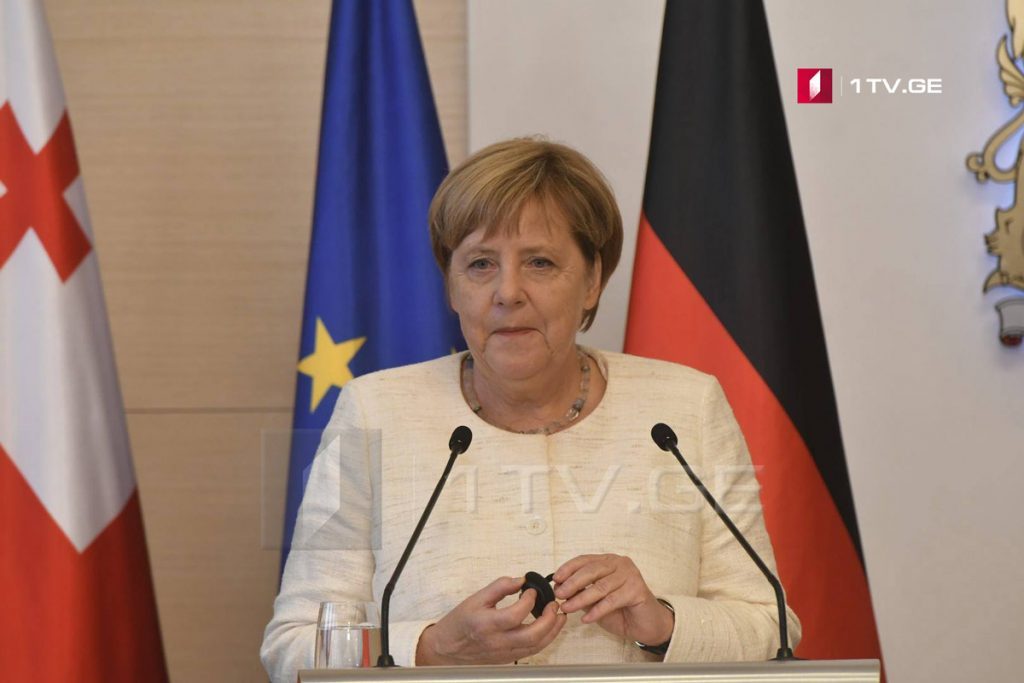 Ангела Меркель поздравляет Георгия Гахария с должностью премьер-министра Грузии