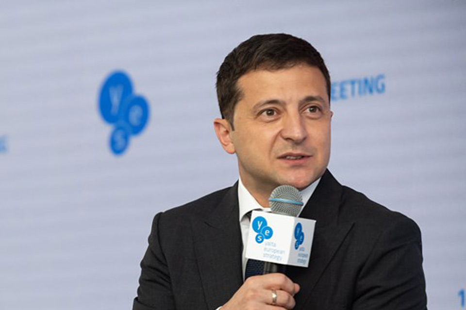Vladimir Zelensky says that he is caution about issue of peacekeepers in Donbas to prevent scenario of Abkhazia and Transnistria