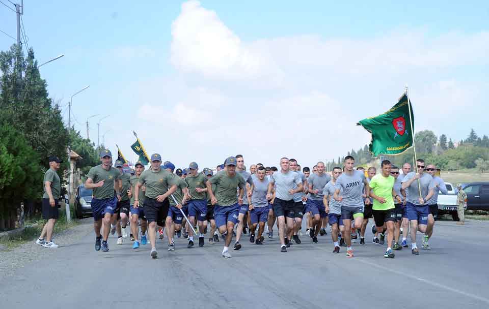 В честь погибших военнослужащих состоялся марафон