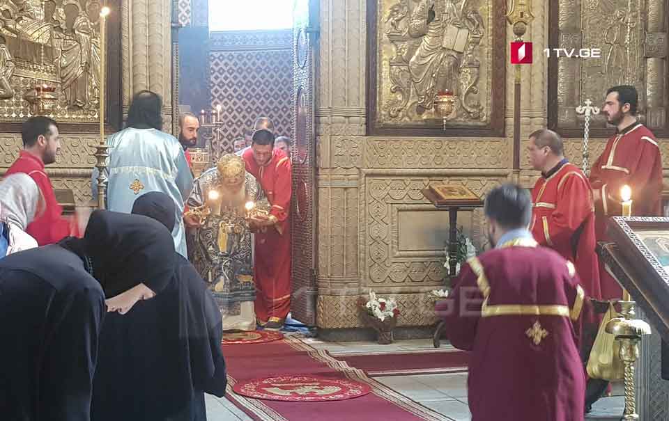 Patriarch holds church service in connection with Birth of Virgin Mary